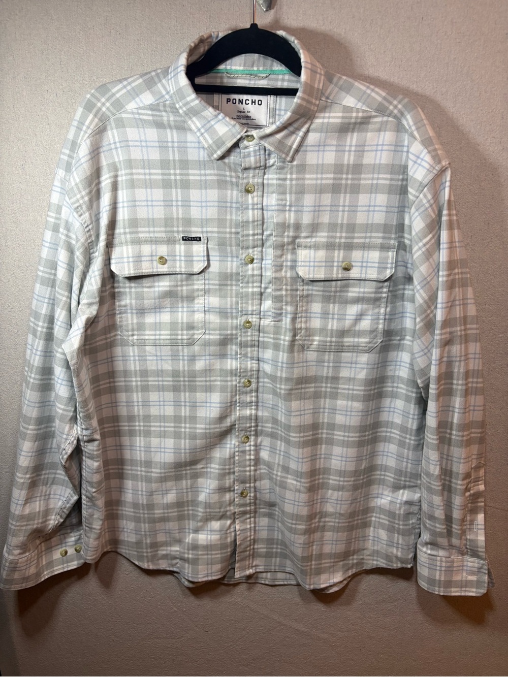 Men's Light Gray Plaid Button-Up Shirt. Poncho large flannel.
